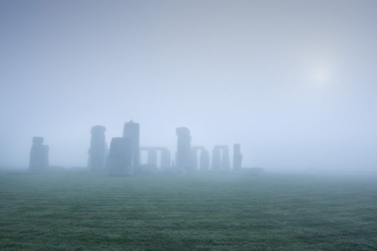 What Lies Beneath Stonehenge? – Smithsonian Magazine